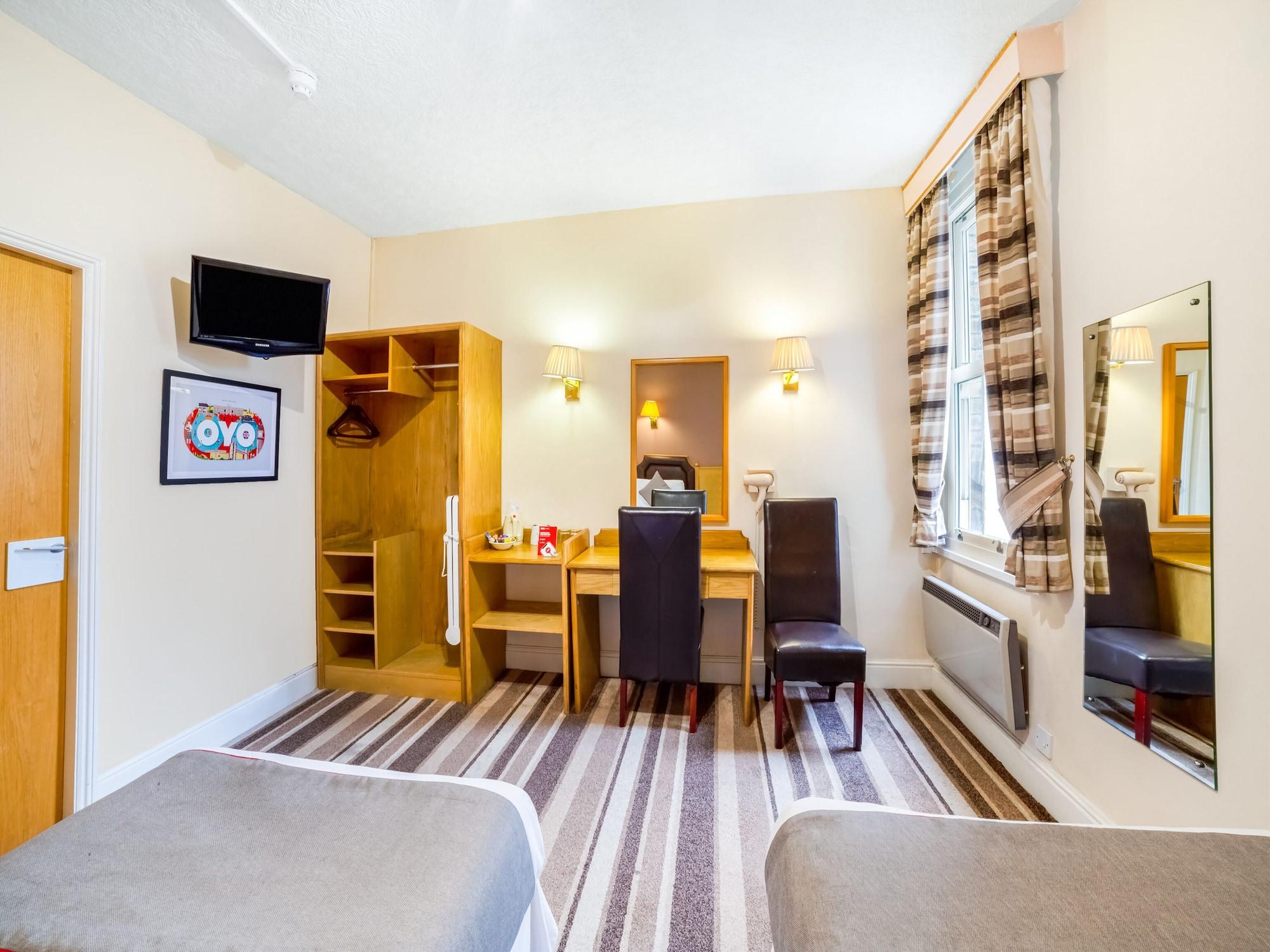 Sandringham Hotel 2*