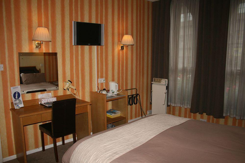 Sandringham Hotel